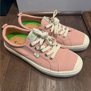 Cariuma Blush Canvas Sneakers with Cream Accents